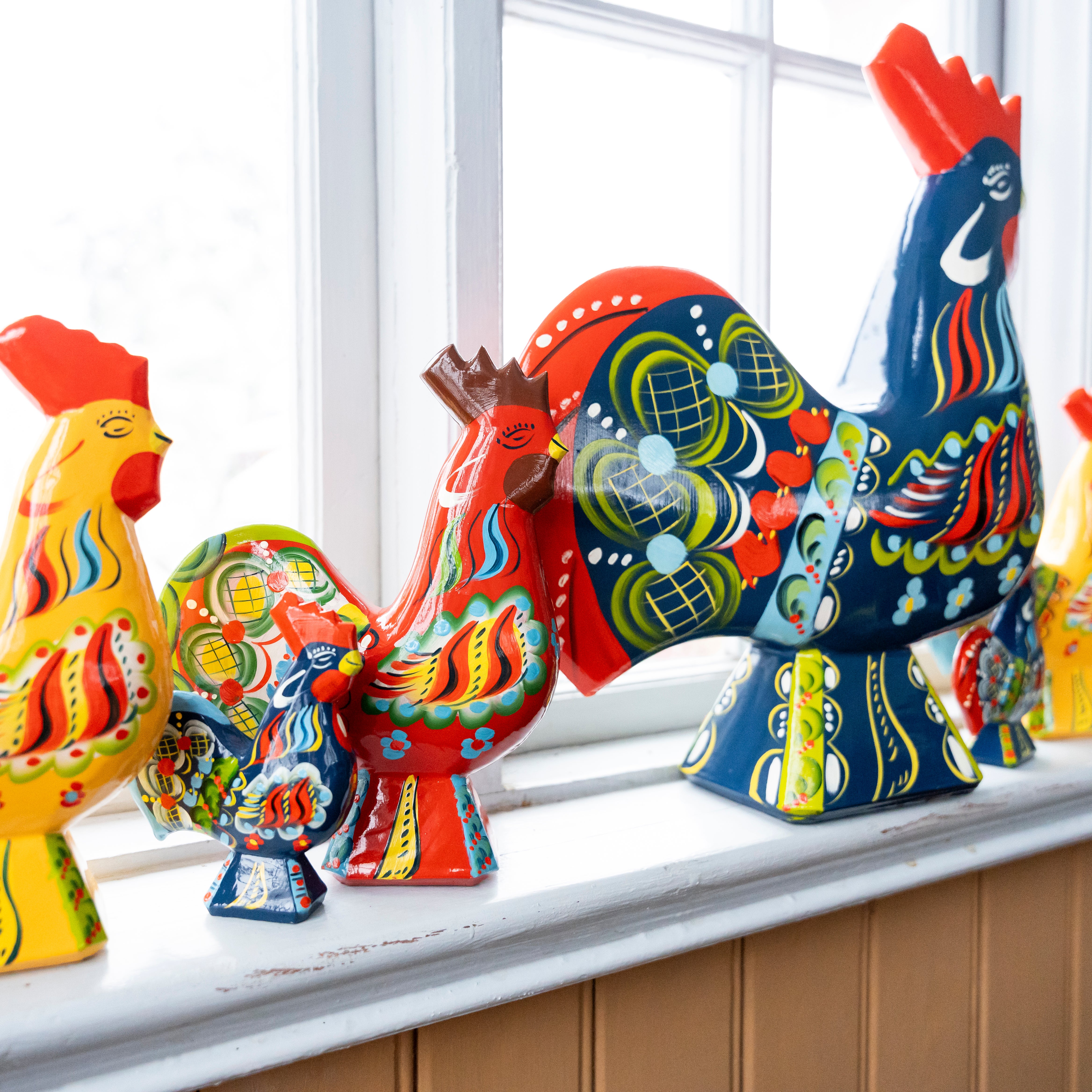 blue-dala-rooster-11-cm-hand-painted-in-sweden-the-skansen-shop